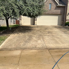 Professional-Driveway-Cleaning-in-Melissa-TX-JM-Superior-Pressure-Washing-Delivers-Exceptional-Results 3